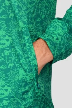 Alto Printed Jacket - Mountain Meadow/Deep Sea -Sports Clothing Store ALTO PRINTED JACKET MOUNTAIN MEADOW DEEP SEA sleeve detail