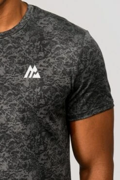 Alto Printed T-Shirt - Jet Grey/Black -Sports Clothing Store ALTO PRINTED TEE BLACK JET GREY logo detail