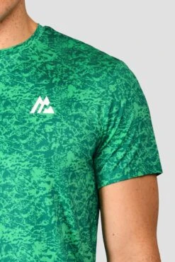 Alto Printed T-Shirt - Mountain Meadow/Deep Sea -Sports Clothing Store ALTO PRINTED TEE MOUNTAIN MEADOW DEEP SEA logo detail
