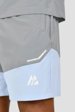 Curve 2.0 Short - Moonstone/Platinum Grey -Sports Clothing Store CURVE 2.0 SHORT MOONSTONE PLATINUM GREY side detail
