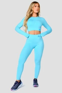Evolve Seamless Crop - Neon Sky 8 Evolve Seamless Crop - Neon Sky -Sports Clothing Store EvolveCoreSeamlessLsCrop NeonSky front