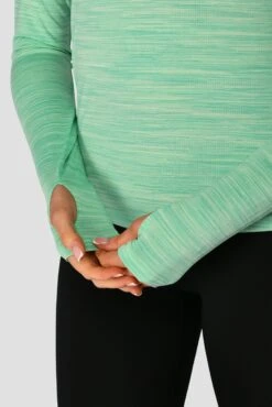 Women's Trail 2.0 1/4 Zip - Green Multi 11 Women's Trail 2.0 1/4 Zip - Green Multi -Sports Clothing Store FLORIDA KEYS ICE GREEN BROOK GREEN TRAIL 2.0 1 4 ZIP sleeve detail