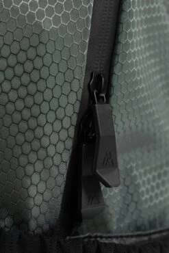 MTX Trail 2.0 32L Backpack - Black/Cement Grey/Electric Lime -Sports Clothing Store MTX TRAIL 2.0 32L BACKPACK BLACK CEMENT GREY ELECTRIC LIME zip detail