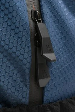 MTX Trail 2.0 32L Backpack - Midnight Blue/Fiery Orange -Sports Clothing Store MTX TRAIL 2.0 32L BACKPACK MIDNIGHT BLUE FIERY ORANGE zip detail