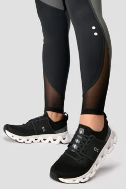 Power Panelled Legging - Black/Dark Slate Grey -Sports Clothing Store POWERPANELLEDLEGGING Black DarkSlate detail