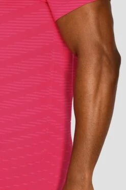 Speed Seamless T-Shirt - Hibiscus/Neon Pink -Sports Clothing Store SPEED SEAMLESS HIBISCUS NEON PINK seamless detail2