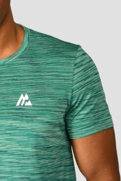 Trail Seamless T-Shirt - Mountain Meadow/Deep Sea -Sports Clothing Store TRAIL SEAMLESS T SHIRT MOUNTAIN MEADOW DEEP SEA logo detail