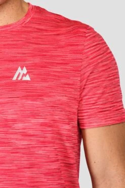 Trail Seamless T-Shirt - Hibiscus/Rouge -Sports Clothing Store TRAIL SEAMLESS TEE HIBISCUS ROUGE logo detail