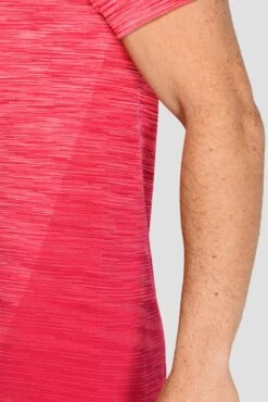 Trail Seamless T-Shirt - Hibiscus/Rouge -Sports Clothing Store TRAIL SEAMLESS TEE HIBISCUS ROUGE seamless detail