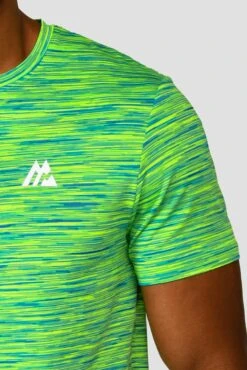 Trail 2.0 T-Shirt - OG Neon/Green 9 Trail 2.0 T-Shirt - OG Neon/Green -Sports Clothing Store TRAIL TEE OG NEON PERSIAN GREEN NEON BLUE logo detail