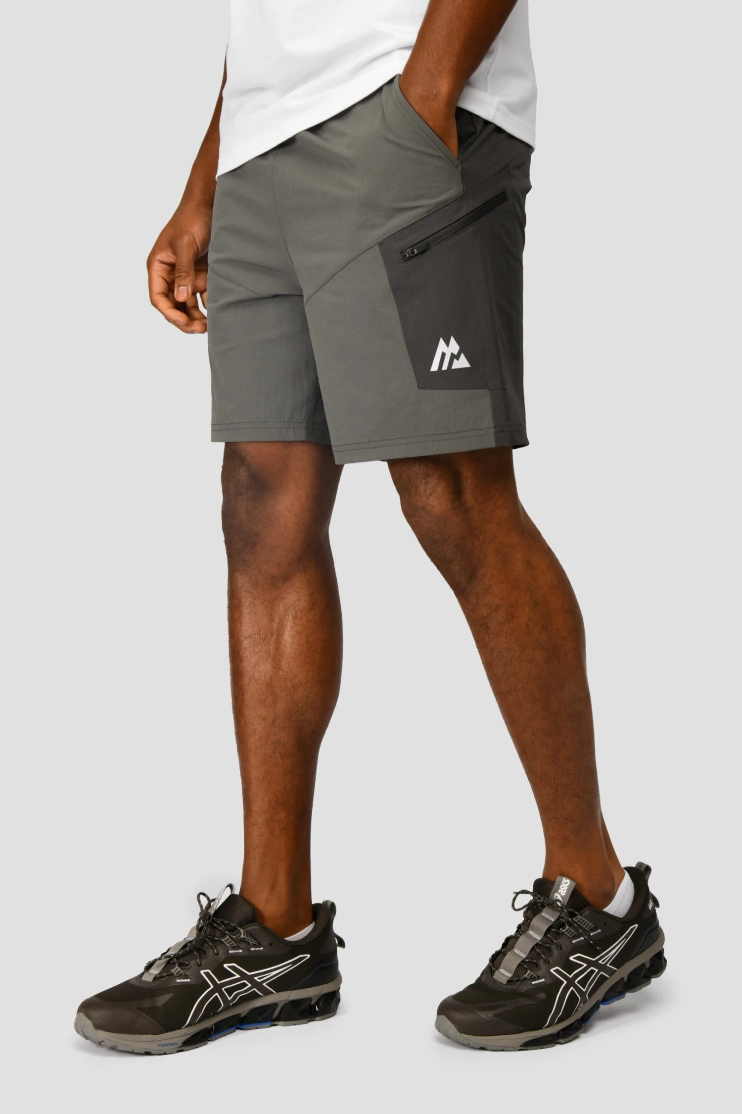 Ultra Woven Short - Cement Grey/Jet Grey 1 Ultra Woven Short - Cement Grey/Jet Grey
